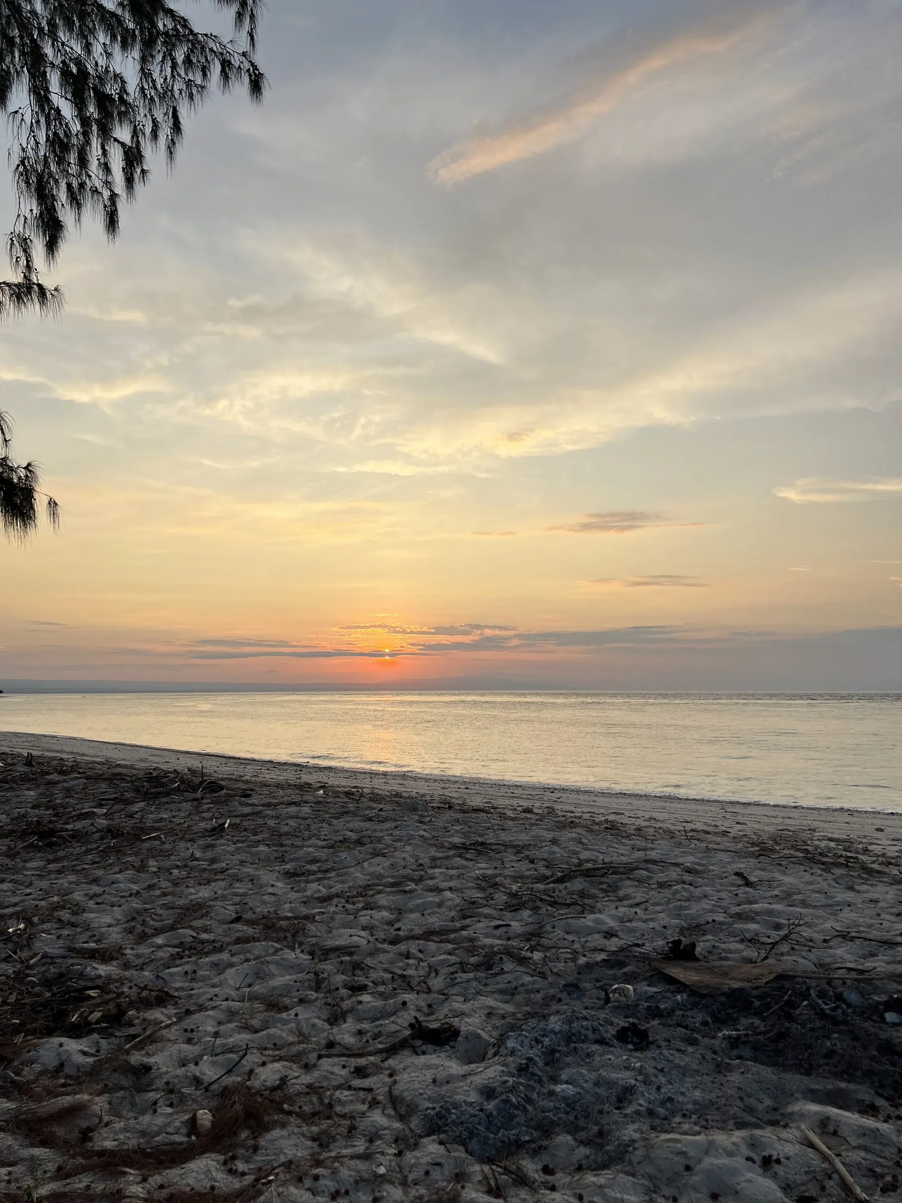 Sumba Diving Center — Tramonto sulla Baia