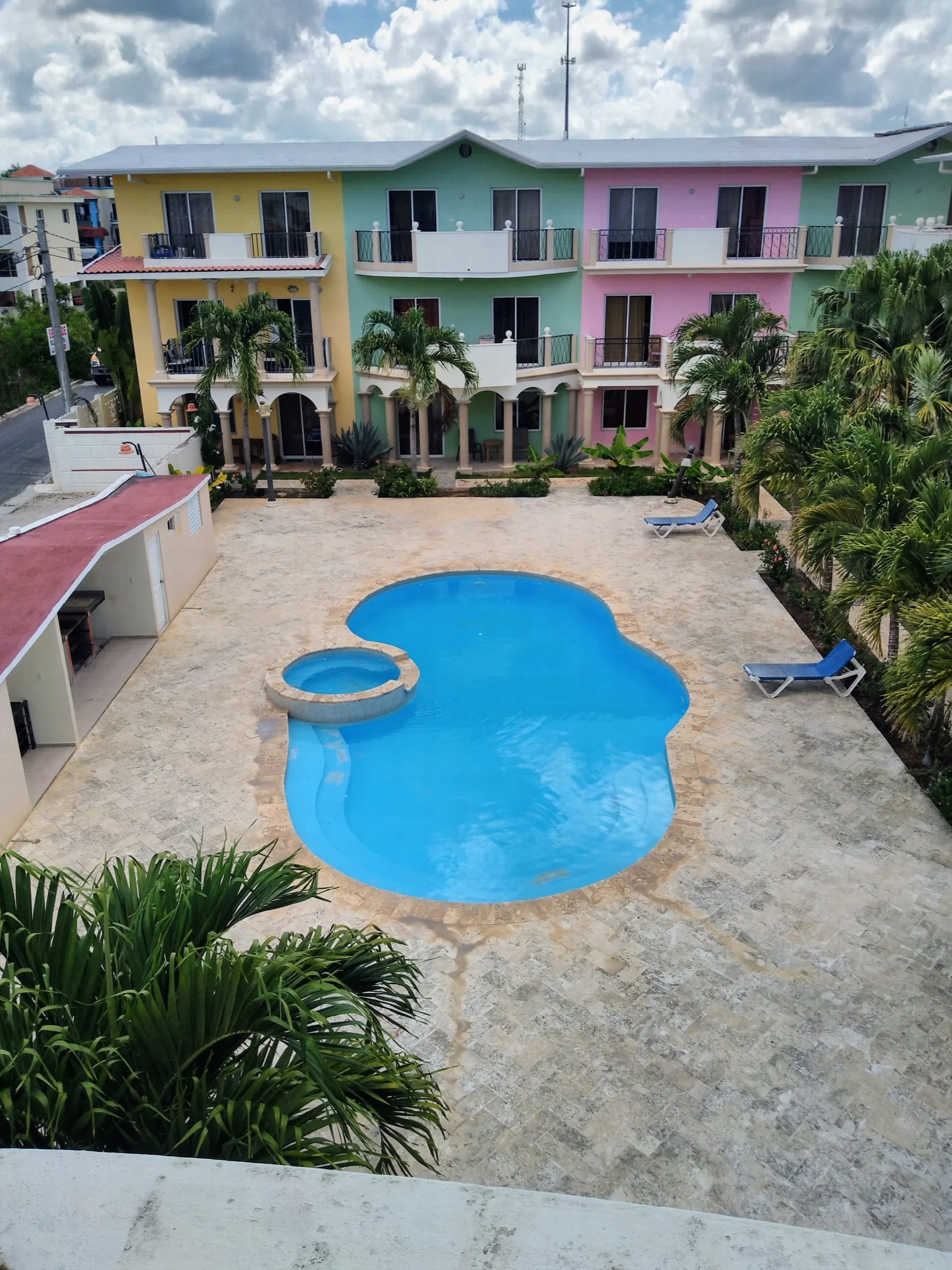 Casa Bella Caribe — La Piscina a Forma Libera dall’Alto