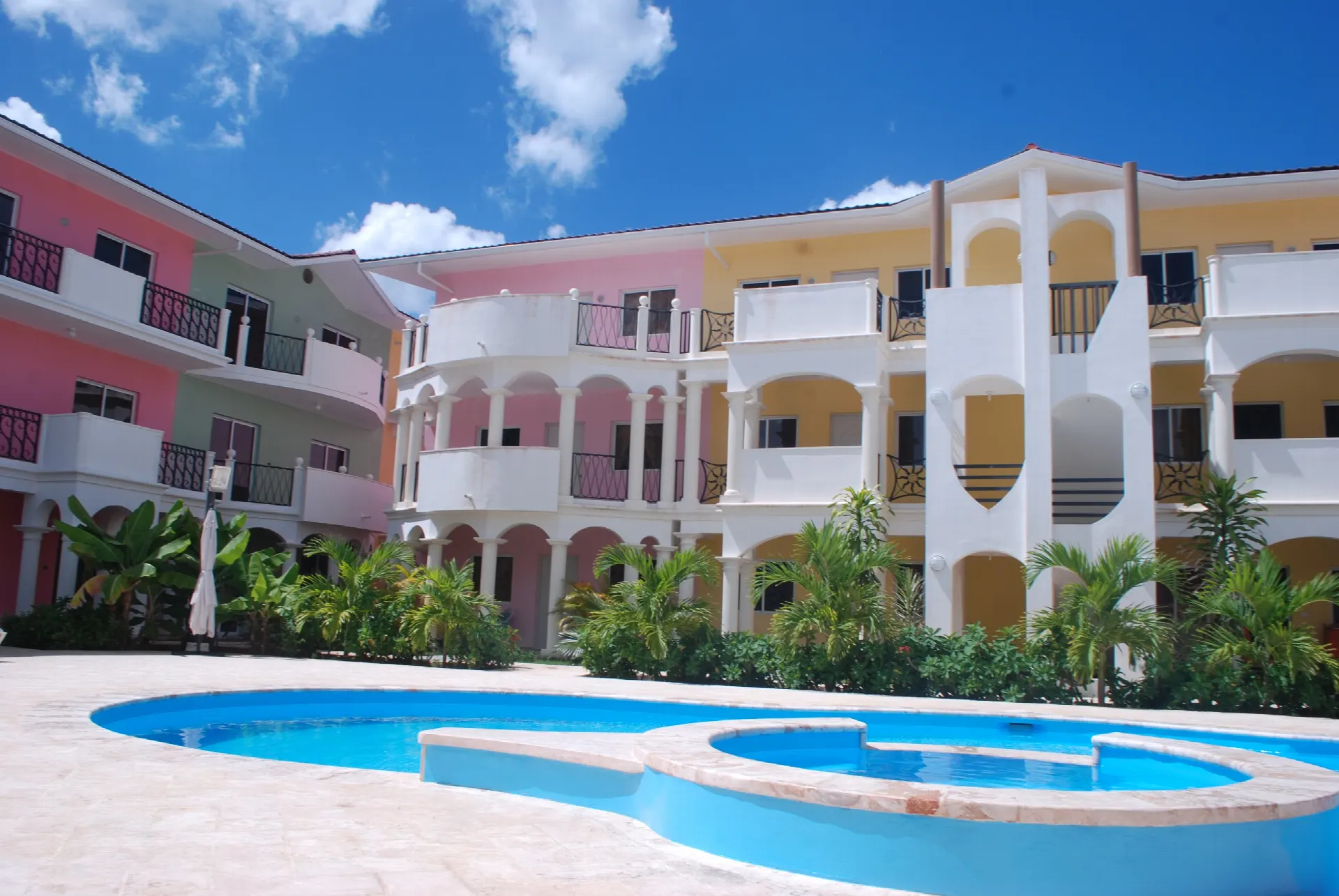 Casa Bella Caribe — Piscina e Vasca Idromassaggio