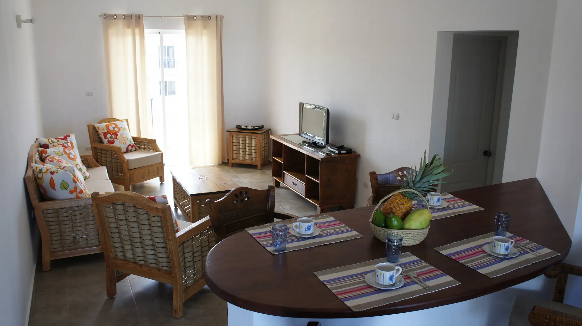 Casa Bella Caribe — Soggiorno e Zona Pranzo