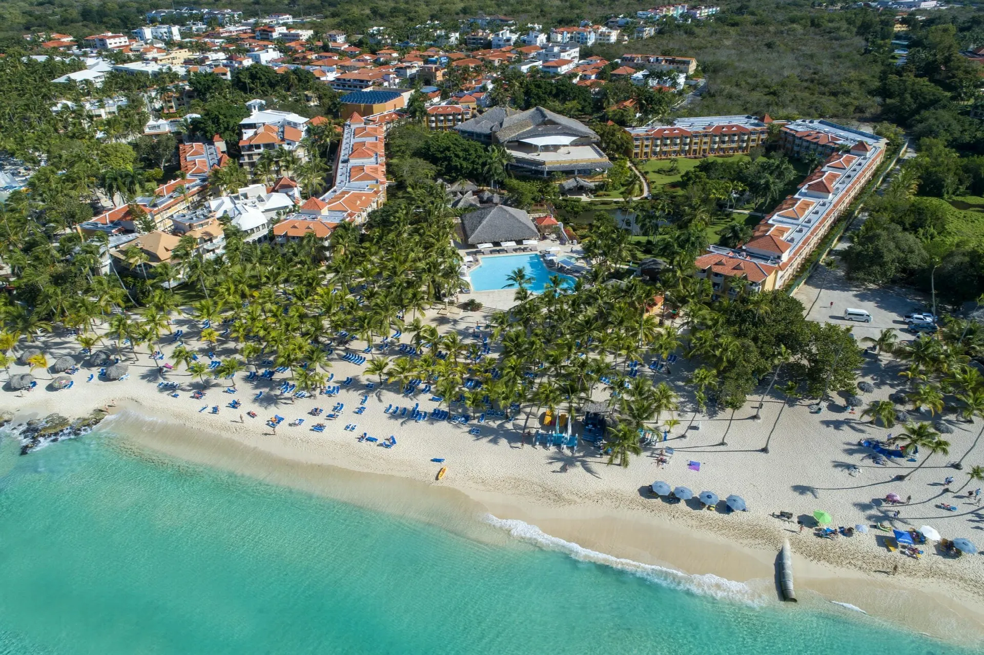Viva Playa Dorada — Корпуса курорта вдоль пляжа